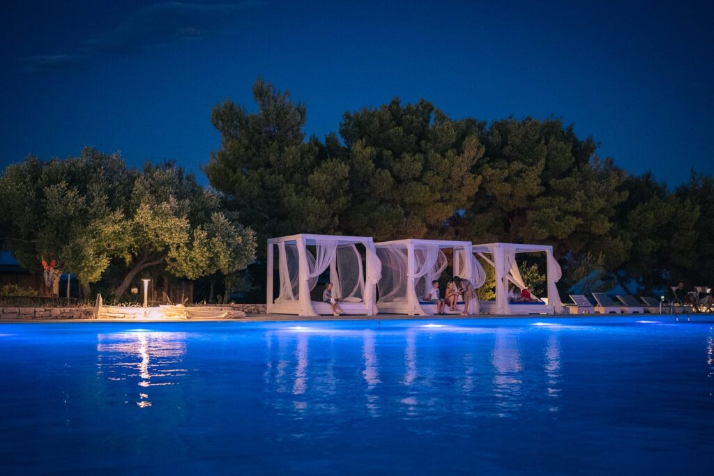 Private Island Glamping _cleaned (5)