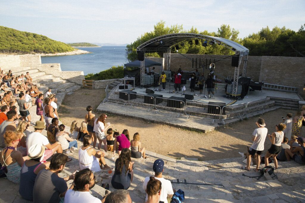 Private Island Glamping _cleaned (6)