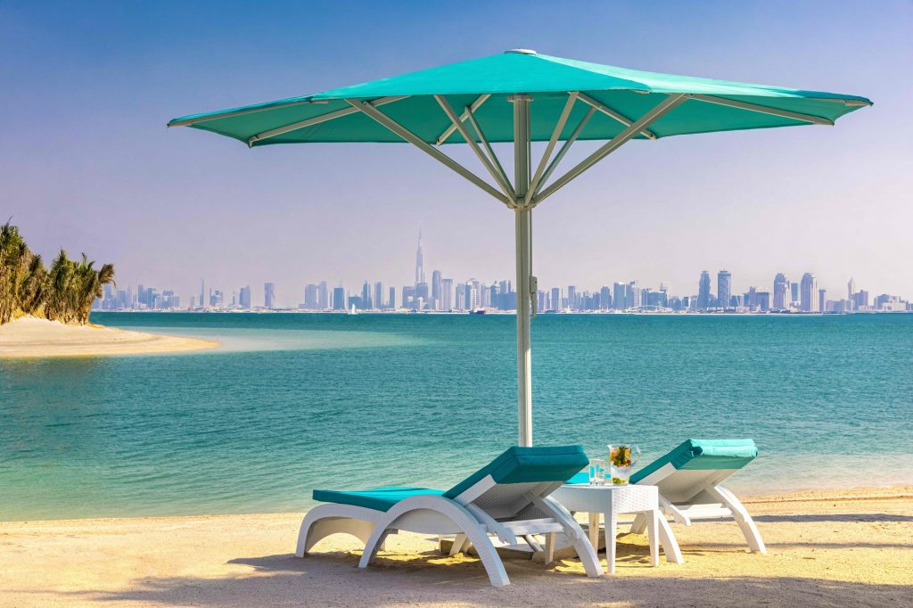 Anantara_World_Islands_Dubai_Beach_Outdoor_Lounge Chairs