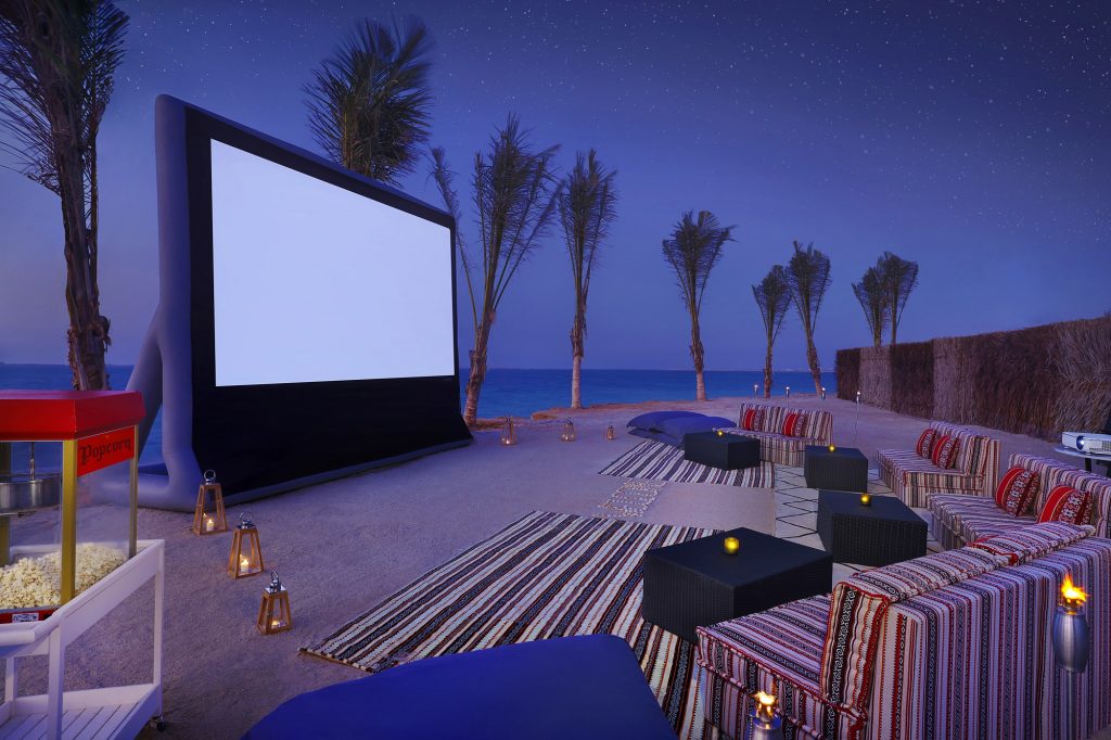 Anantara_World_Islands_Dubai_Exterior_View_Cinema_Under_The_Stars