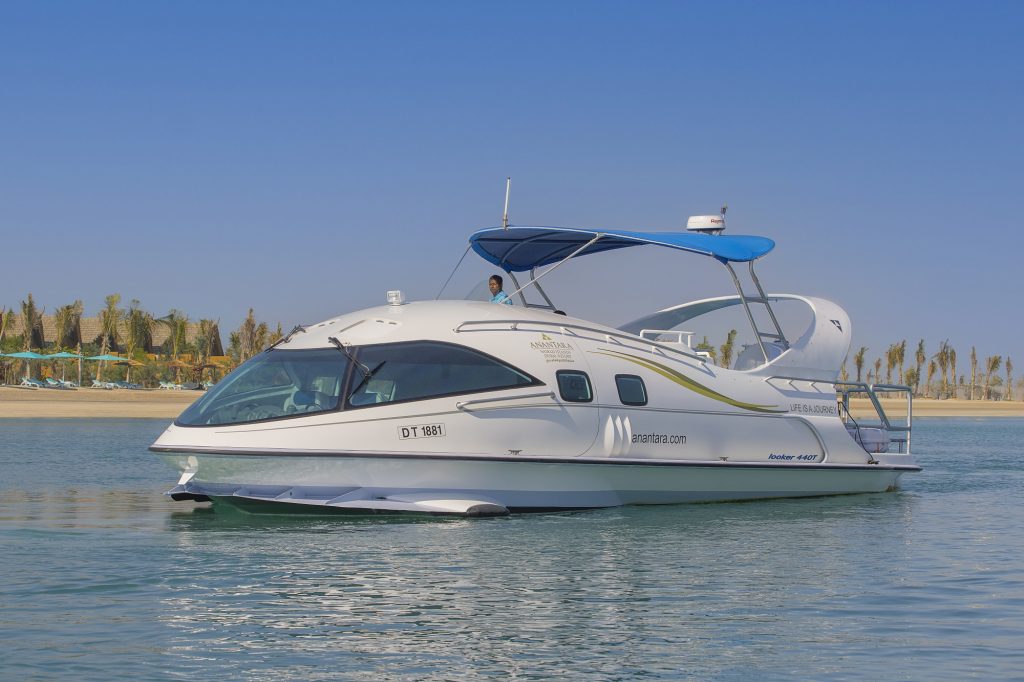 Anantara_World_Islands_Dubai_Exterior_View_Speedboat