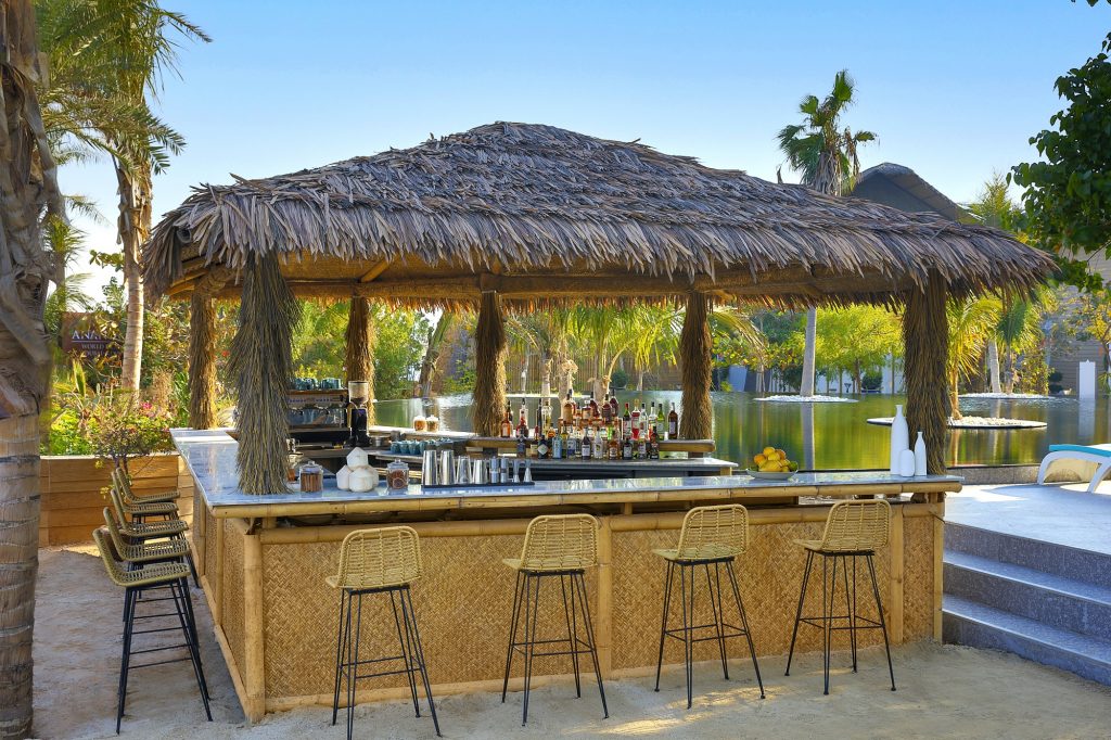 Anantara_World_Islands_Dubai_Pool_View_Pool_Bar